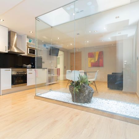 Ainb Sagrada Familia Apartments Barcellona Esterno foto