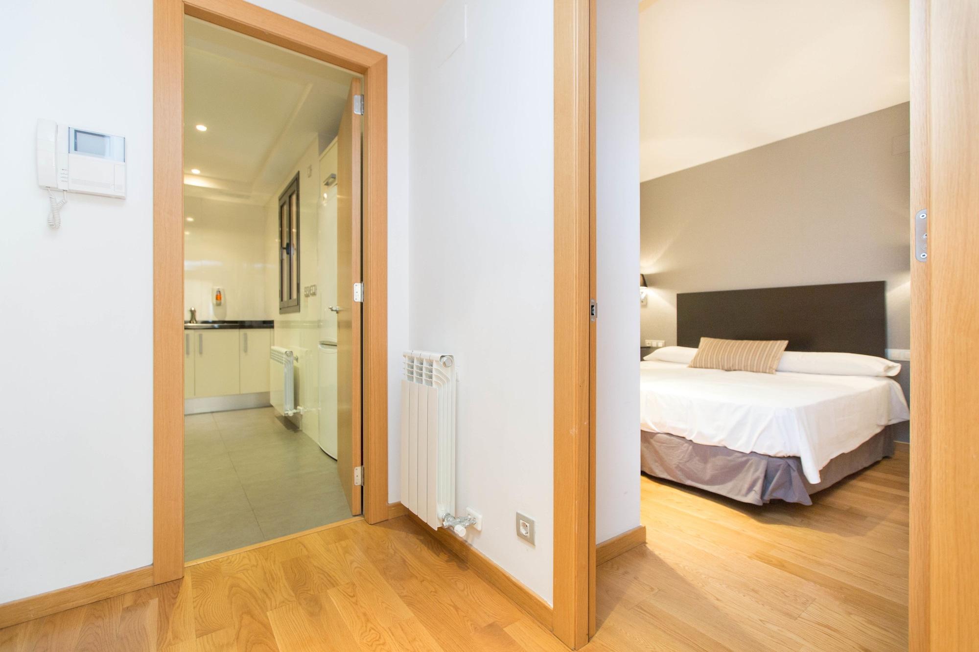 Ainb Sagrada Familia Apartments Barcellona Esterno foto