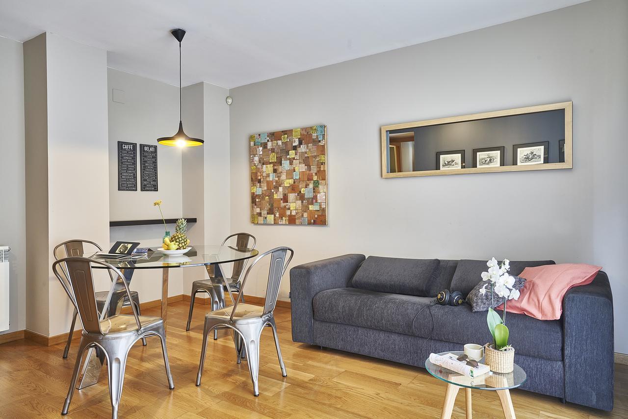 Ainb Sagrada Familia Apartments Barcellona Esterno foto